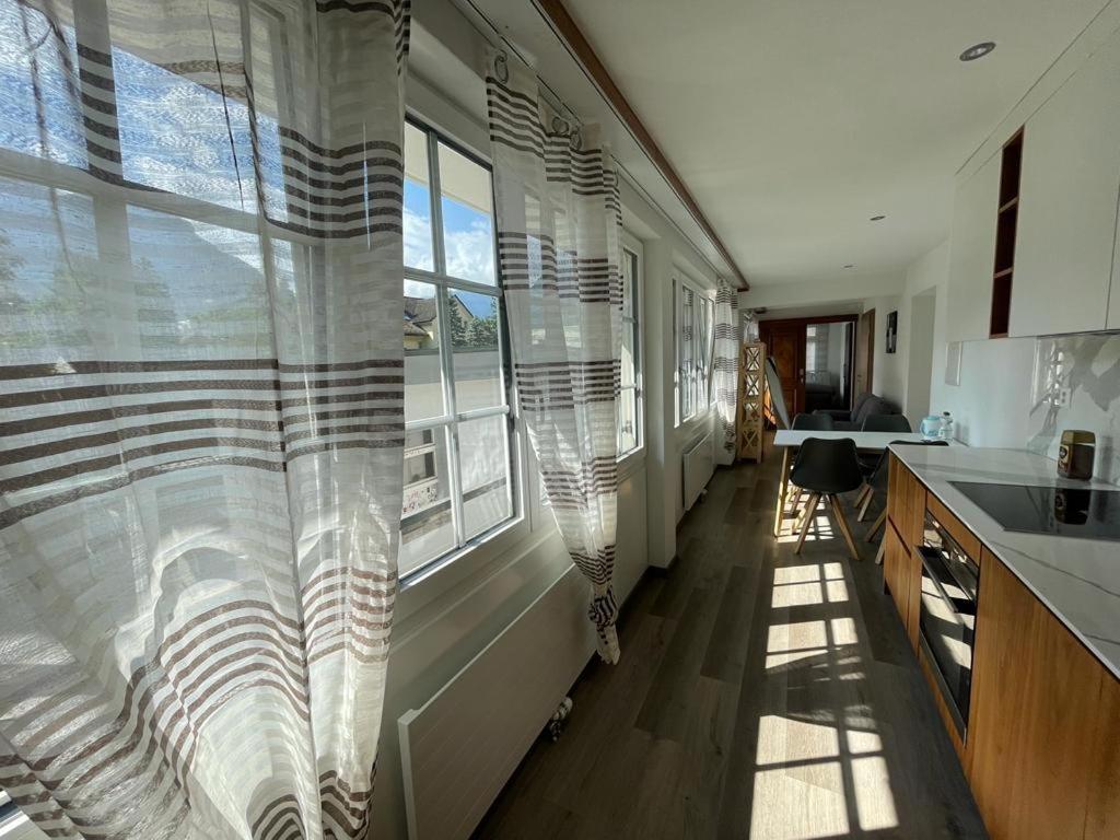 Moderne Einzigartige Wohnung In Altdorf Eksteriør bilde