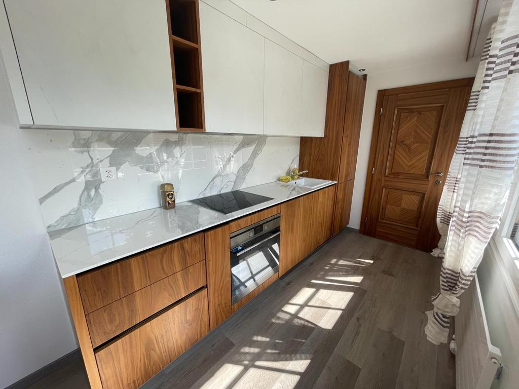 Moderne Einzigartige Wohnung In Altdorf Eksteriør bilde